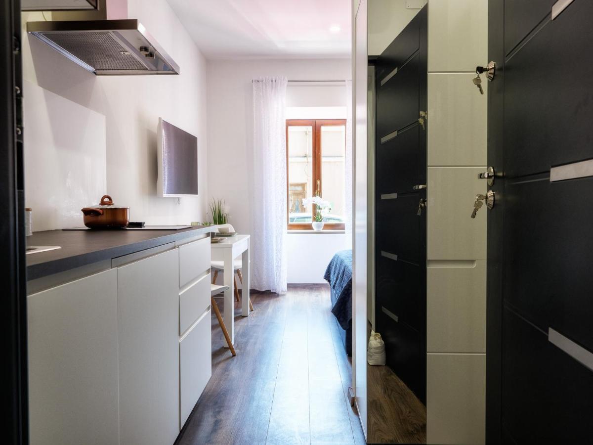 Arena Delight Studio Apartments Pula Exterior photo